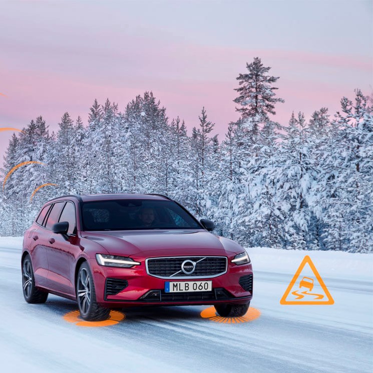 Автомобили Volvo смогут предупреждать друг друга об опасности на дороге в странах Европы